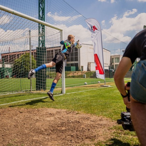 211749077_1916653451823743_2200479233620699989_n