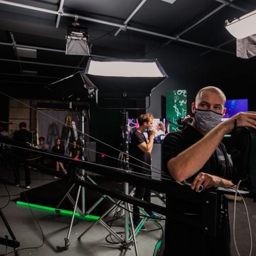 242697577_1979085928913828_6502933616709665930_n