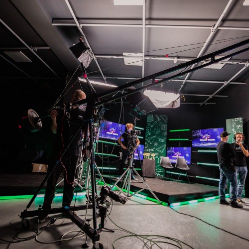 242697770_1979085895580498_134883434162735381_n