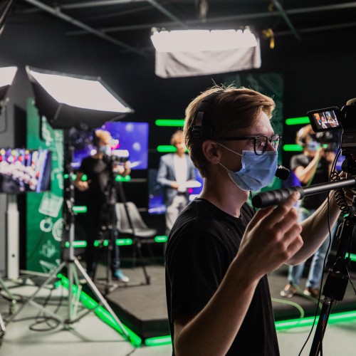 243121815_1979085998913821_4885533435203333873_n